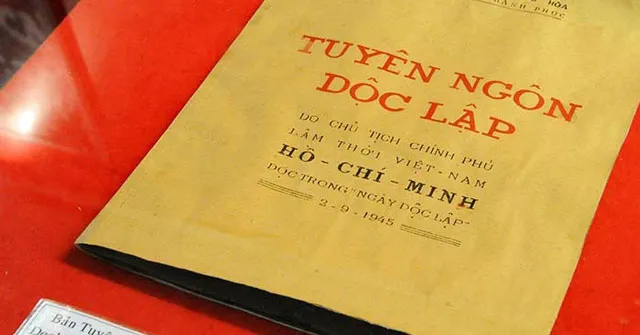 Bài văn mẫu lớp 12: Phân tích giá trị lịch sử của bản Tuyên ngôn độc lập