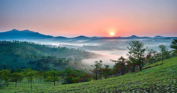 Tập làm văn lớp 3: Viết đoạn văn có sử dụng phép nhân hóa để tả bầu trời buổi sớm