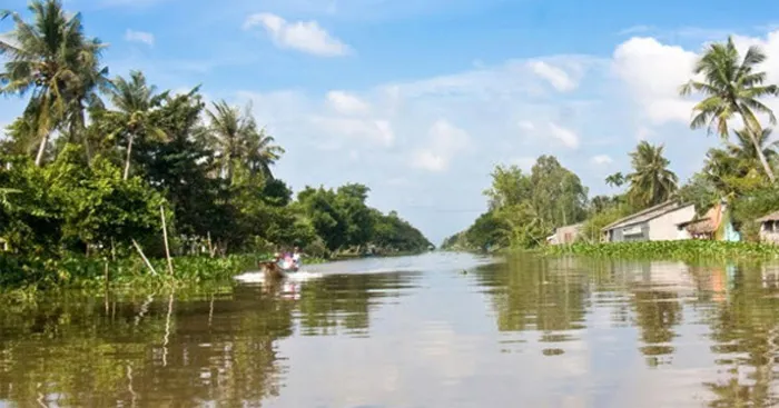 Tập làm văn lớp 5: Đoạn văn miêu tả cảnh sông nước (Dàn ý + 18 mẫu)