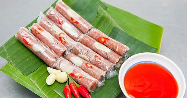 Thuyết minh về món nem chua Thanh Hóa (Dàn ý + 5 mẫu)