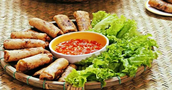 Thuyết minh về món nem rán (2 Dàn ý + 7 mẫu)