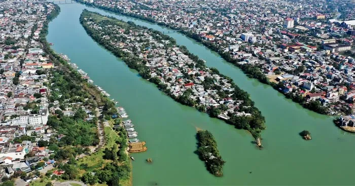 Văn mẫu lớp 11: Đoạn văn phân tích một hình ảnh độc đáo được tác giả sử dụng để làm nổi bật nét riêng của sông Hương