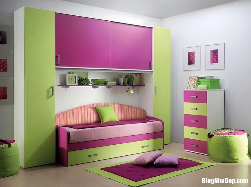 Chỉ kết hợp 2 gam màu xanh lá mạ và hồng thôi mà phòng ngủ như muốn thôi miên mọi ánh nhìn