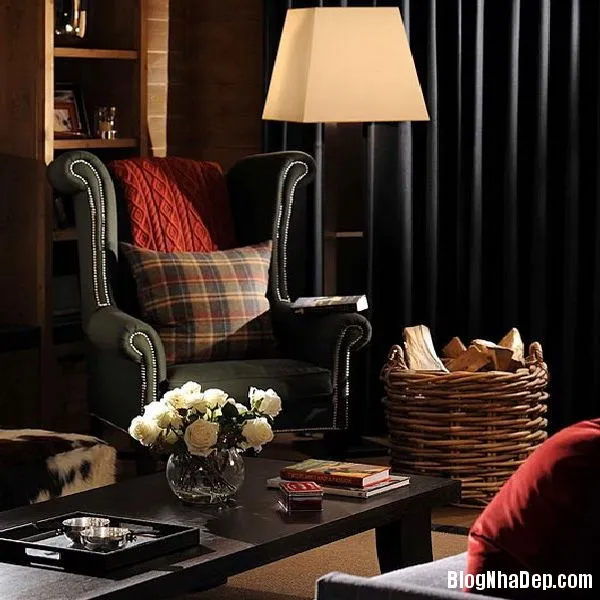 Những căn phòng khách cực sang trọng với gam màu tối