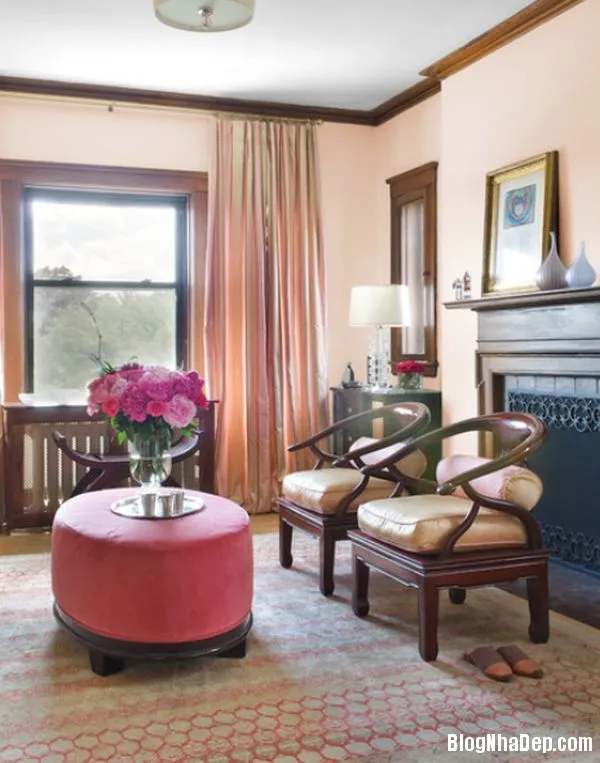 Phòng khách màu hồng cho mùa đông thêm bừng sáng