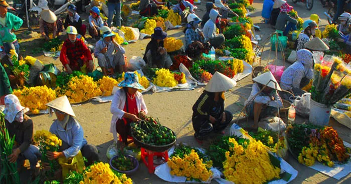 Tập làm văn lớp 5: Tả cảnh chợ hoa ngày tết quê em