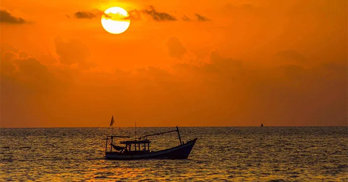 Văn mẫu lớp 9: Dàn ý phân tích vẻ đẹp người lao động trong Đoàn thuyền đánh cá (3 mẫu)