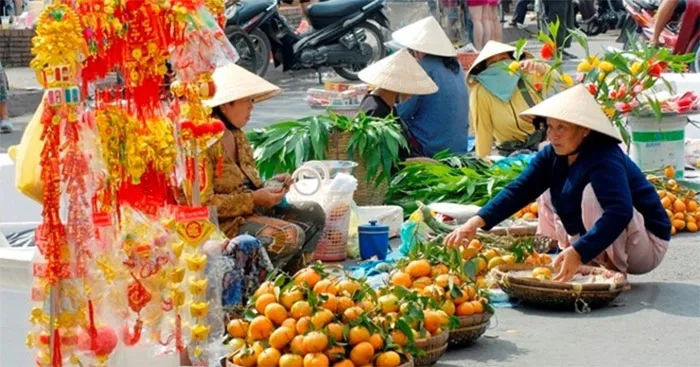 Văn mẫu lớp 9: Thuyết minh về một phiên chợ quê Việt Nam